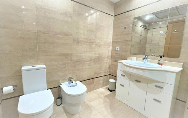 New Luxury Beachfront Apartament