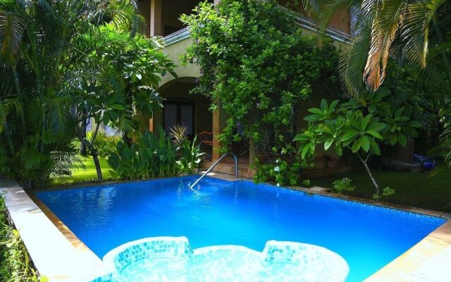 The Acacia Villa - Candy Floss