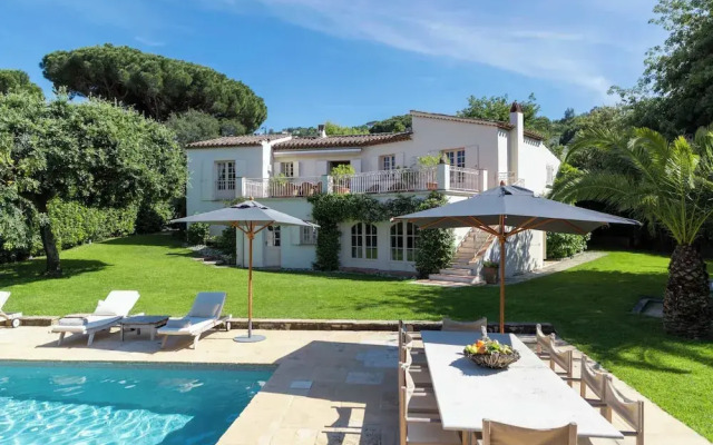 Magnificent House With Swimming Pool - 5br/10p - Gassin