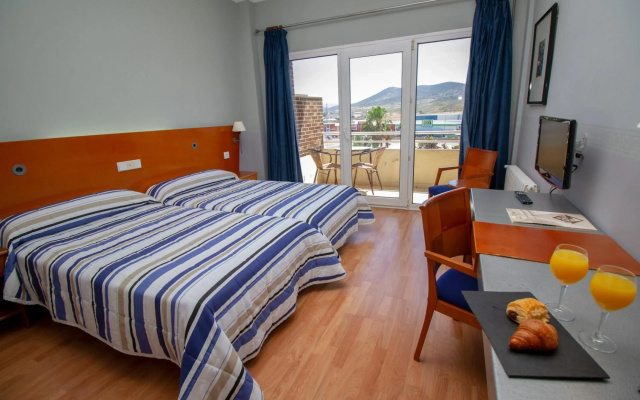 Hotel Azar