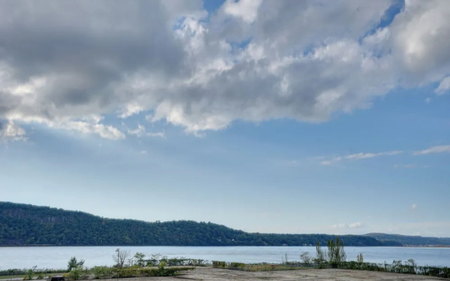 Modern Hastings-on-hudson Home Near River!