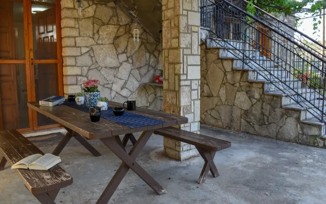 Stone Studio With Sea Views Near the Beach