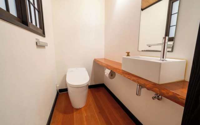 Resi Stay Palace Gate