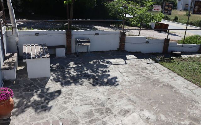 Hanioti Suites