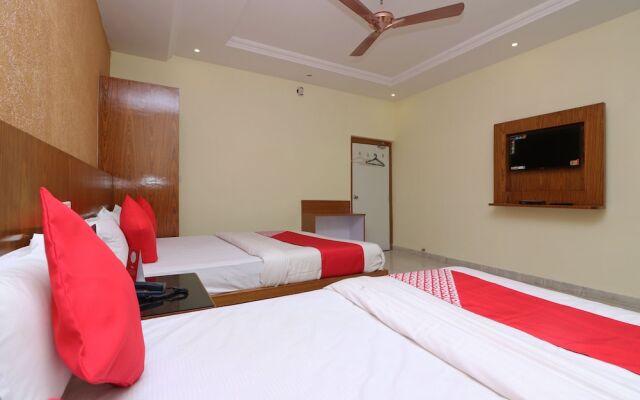 OYO 16395 Hotel G K Palace