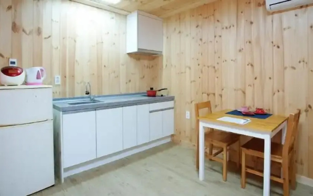 Gotjawal Geomun Oreum Pension