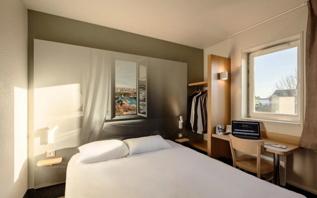 B&B HOTEL Poitiers (1)