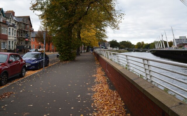 Luxury Apartment - Central Cardiff