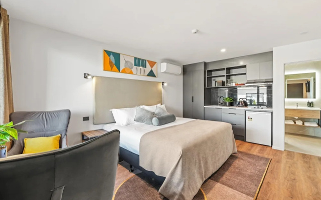Golden Hotel – Guest Rooms – Christchurch