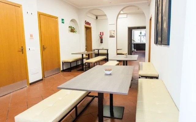 Student's Hostel Estense