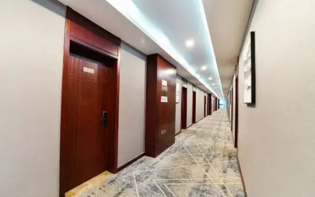 Baiyi Hotel (Suzhou Taihu Xukou Metro Station)