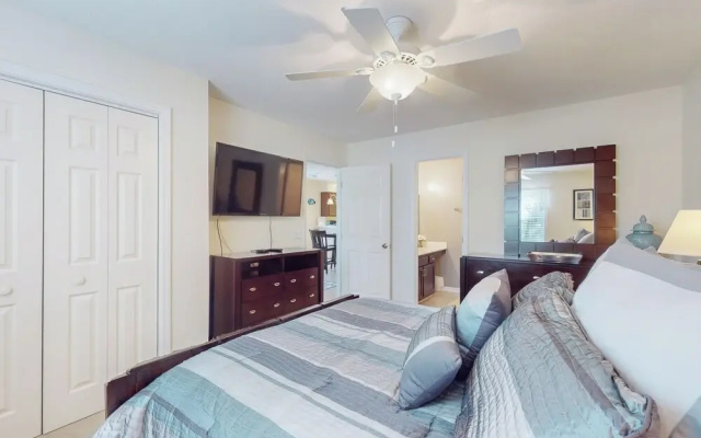 Longs Cozy Haven: Stylish, Accessible Retreat