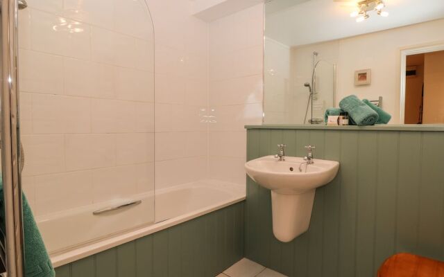 Harbour House Apartment