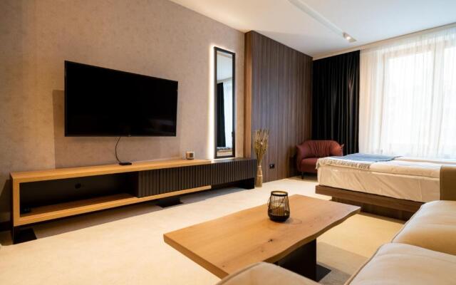 Woodside Apartment 218