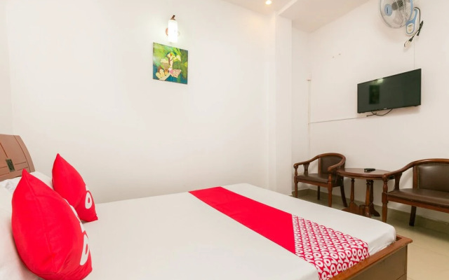 Long Phung Hoang Hotel by OYO Rooms