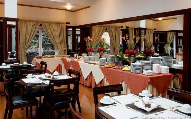 Apartotel & Suites Villas del Rio