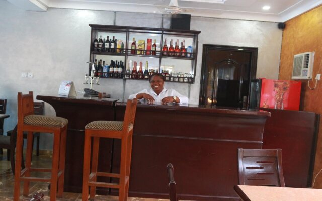 Emrosy Hotels And Suites