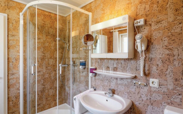 Beautiful Apartment in Thalfang With 2 Bedrooms and Wifi