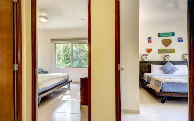 Peggy 2 BDRM apt sleeps 4 balcony