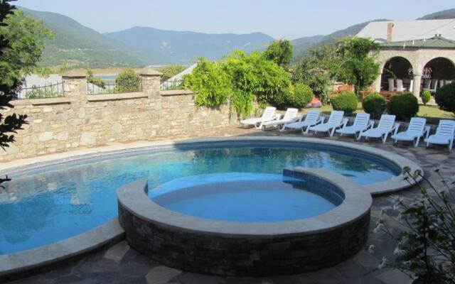 Villa Ananuri