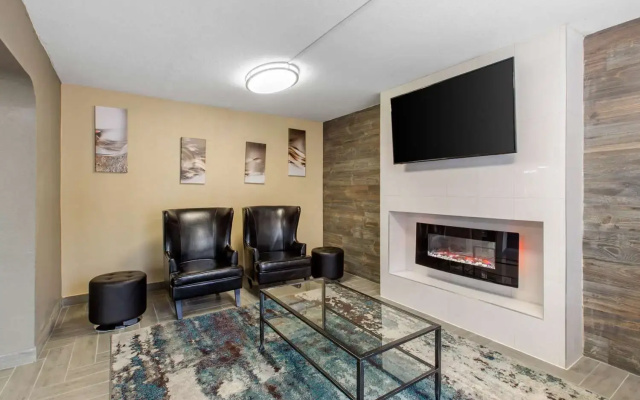Econo Lodge Coliseum Area