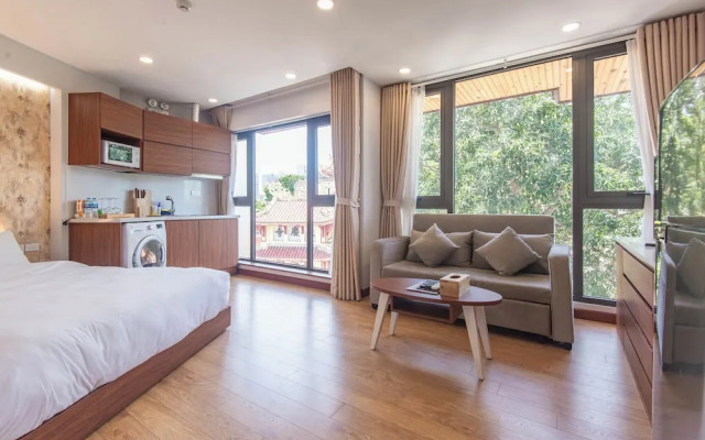 Moon West Lake Residence