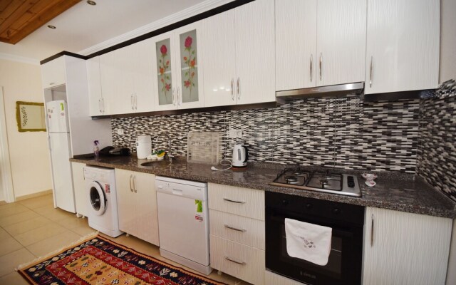 Villa Tema by Helaltatilvillari