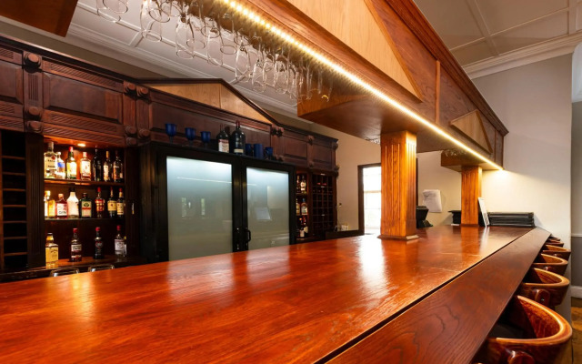 Queen’s Hotel by BON Hotels