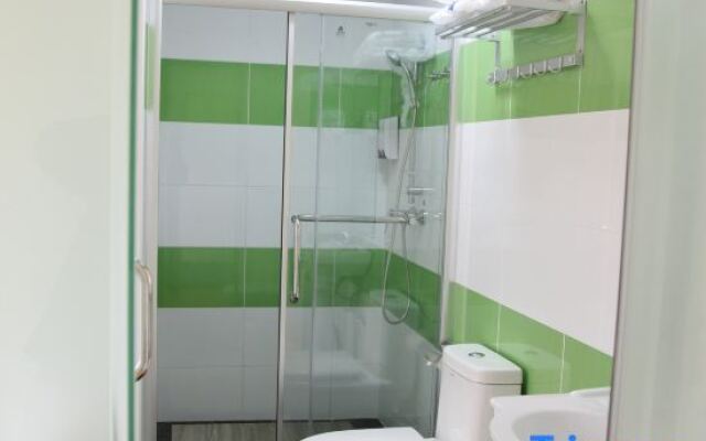 7 Days Inn Maoming Gaozhou West Gaoliang Road Branch