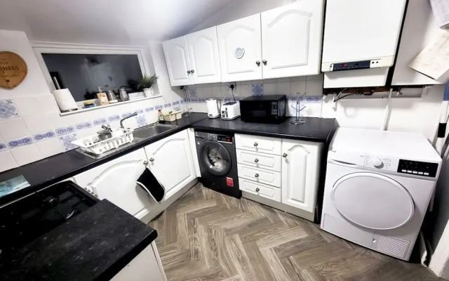 Comfortable Stay - Ivor St