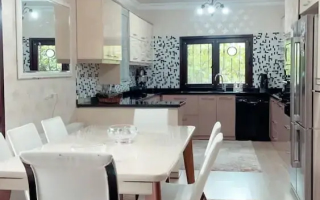 Serene Luxury Villa With Private Pool in Yalova