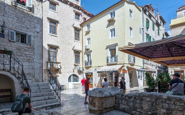 Split Palace Luxury Retreat