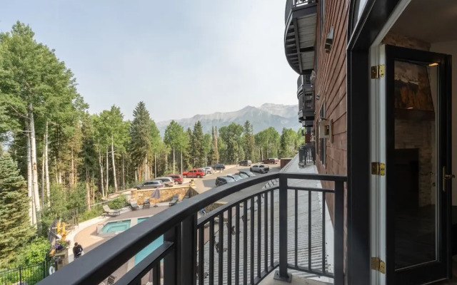 Bear Creek Lodge 207 2 Bedroom Condo by Alpine Lodging Telluride