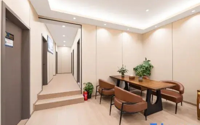 Hele Homestay (Hongqiao Railway Station National Exhibition and Convention Center)