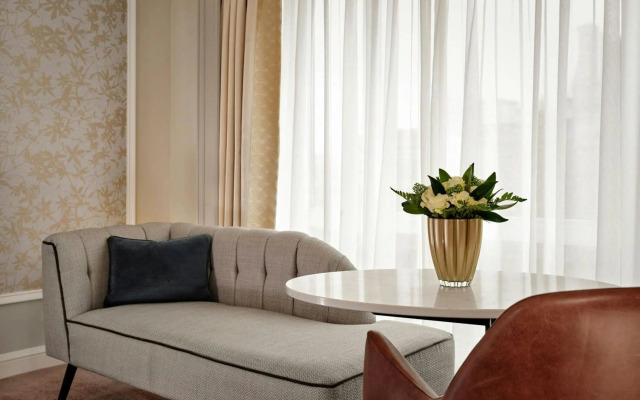 The College Green Hotel Dublin, Autograph Collection