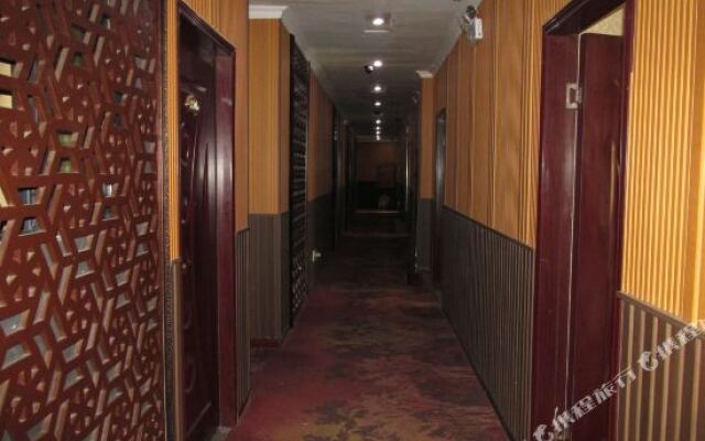 Muya Hotel (Xinshan Village Dadukou Pedestrian Street)