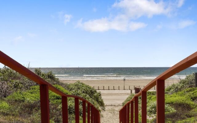 Island 118 2 Bedroom Condo