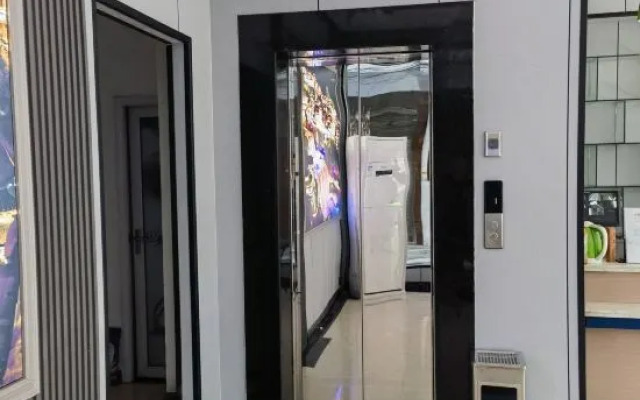 8 Days Holiday Hotel Furong Town