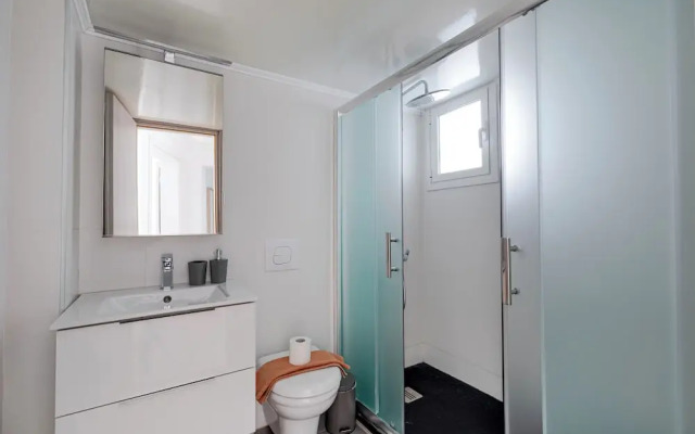 Arco - 2-BR Apt in the Heart of Athens
