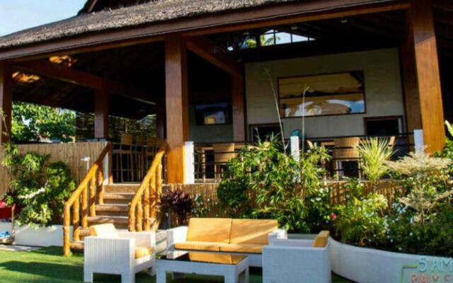 Monkey Beach Dive Resort
