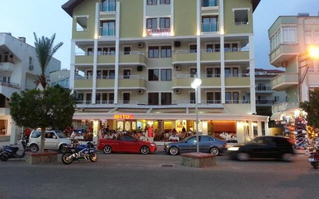 Mitos Apartment & Hotel