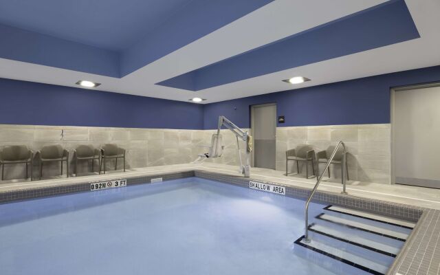 Hampton Inn Midland, On