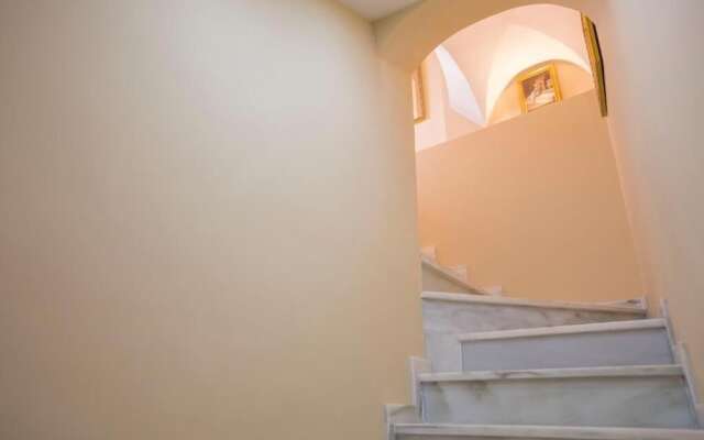 Hotel Carlos V by Viverestays