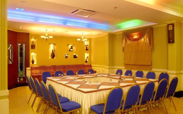 Regant Lake Palace Hotel