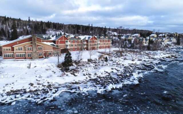 Cove Point Lodge