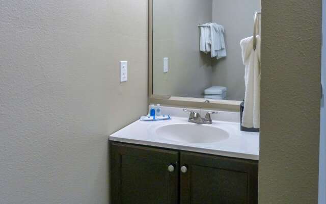 Rodeway Inn & Suites Ontario