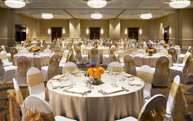 Sheraton Pittsburgh Hotel at Station Square