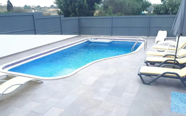 Marina Vila Apartment With Pool