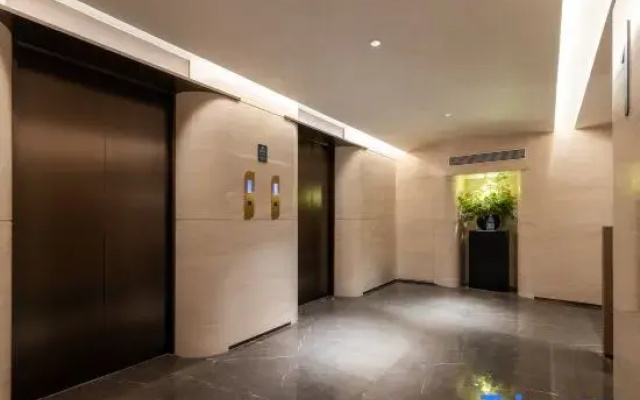 Guangzhou Beijing Road Pedestrian Street Dongshankou Metro Station Atour Hotel