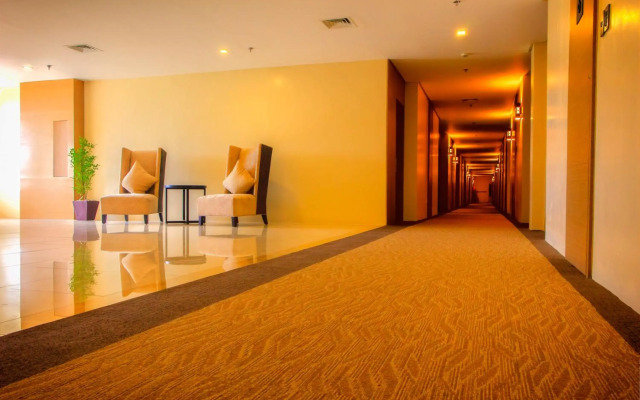 Royce Hotel & Casino